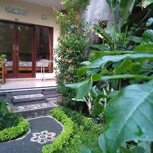** Guest house Uma Taman House Indonesia